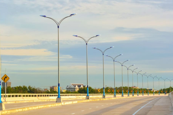 Street Light Pole Manufacturers in Kuwait| Transpower Switchgear Industries